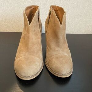 * Moving Sale 14th & Union Tan Bootie Size 9 Faux Suede